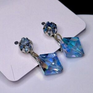 VINTAGE AUSTRIAN CRYSTAL AB CLIP ON EARRINGS | STUNNING BLUE IRIDESCENT CLASSIC